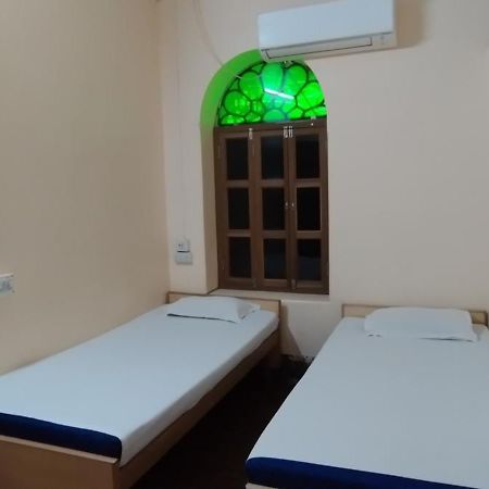 Shaw Guest House Kolkata Bagian luar foto
