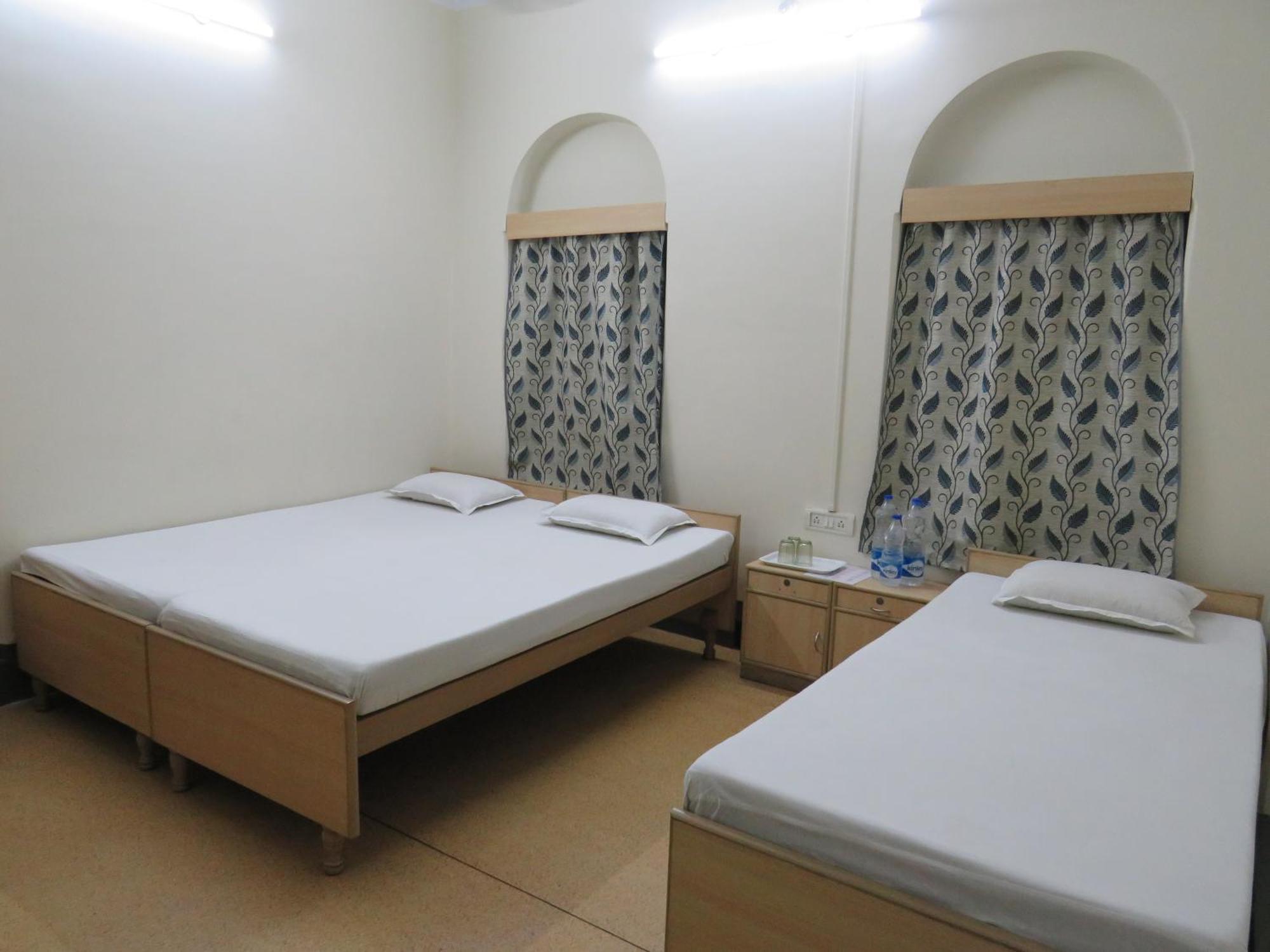 Shaw Guest House Kolkata Bagian luar foto