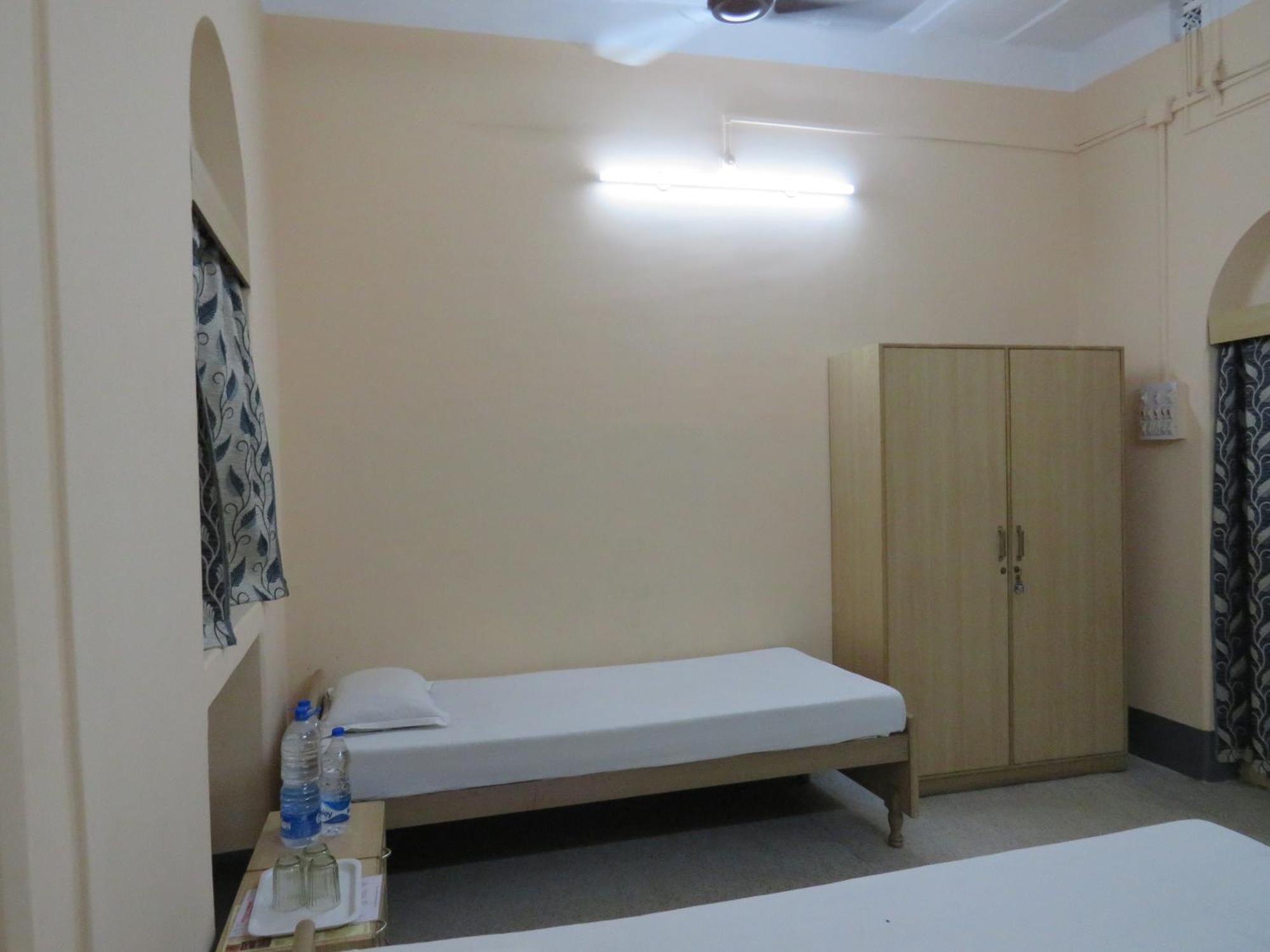 Shaw Guest House Kolkata Bagian luar foto