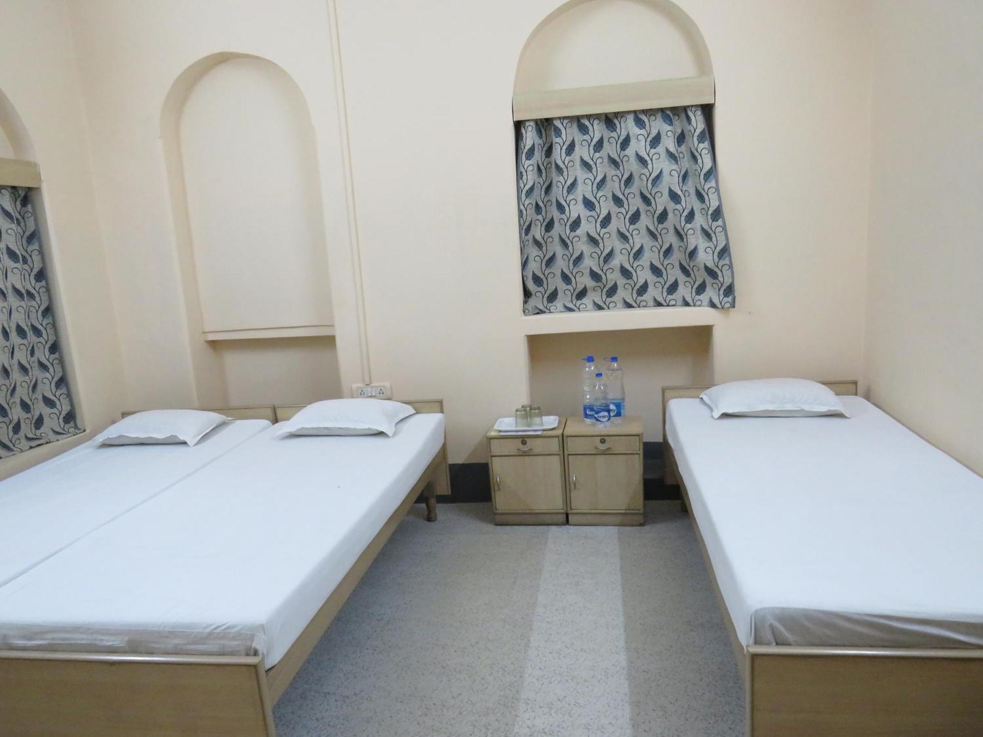 Shaw Guest House Kolkata Bagian luar foto