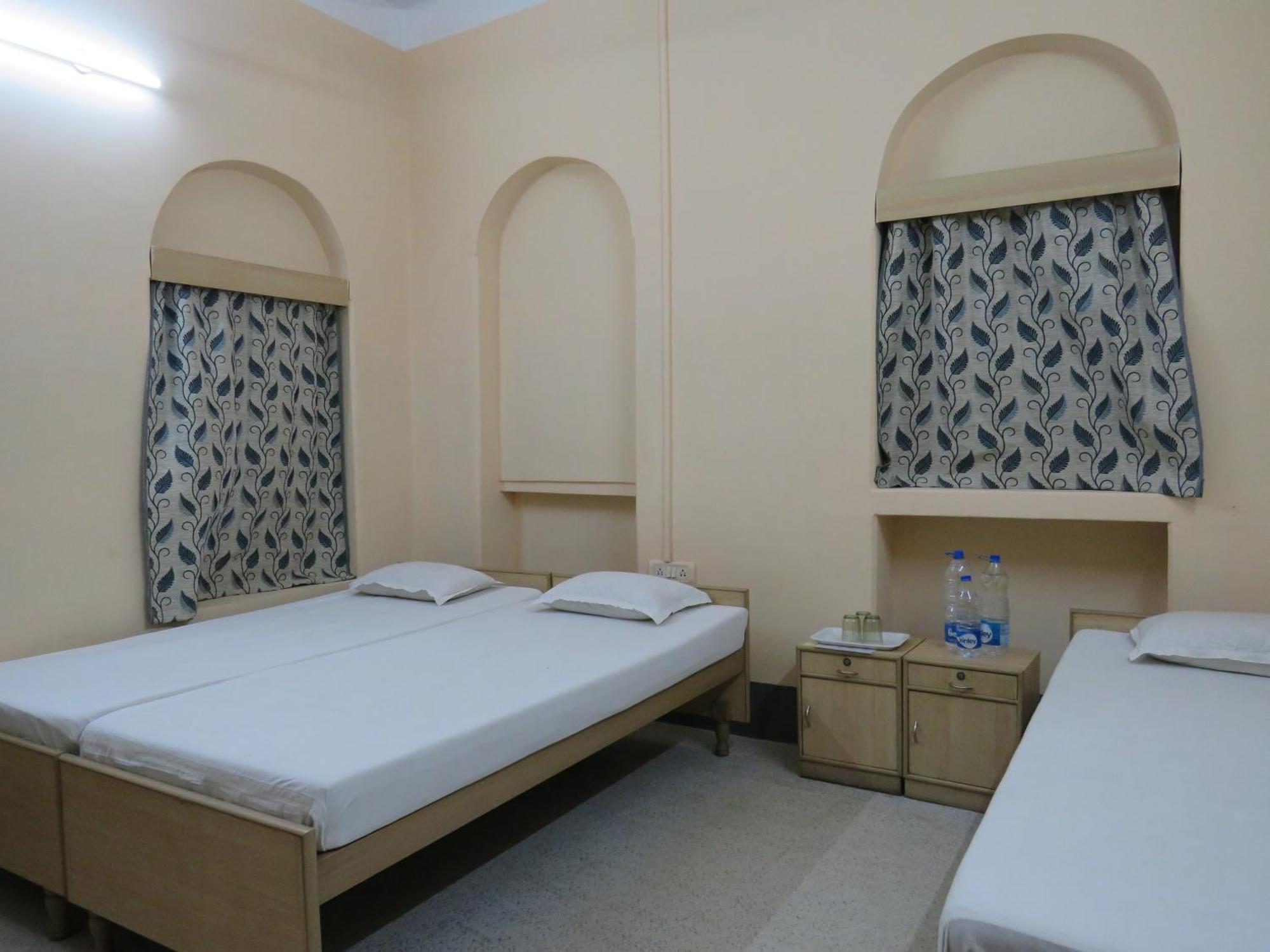 Shaw Guest House Kolkata Bagian luar foto