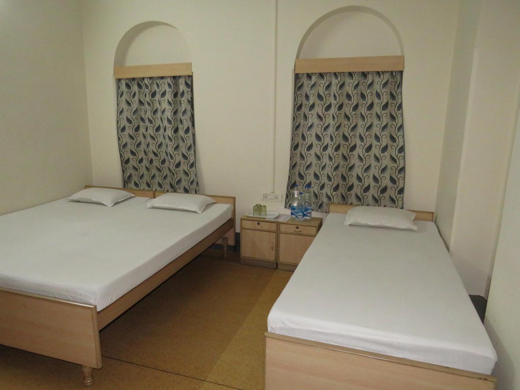 Shaw Guest House Kolkata Bagian luar foto