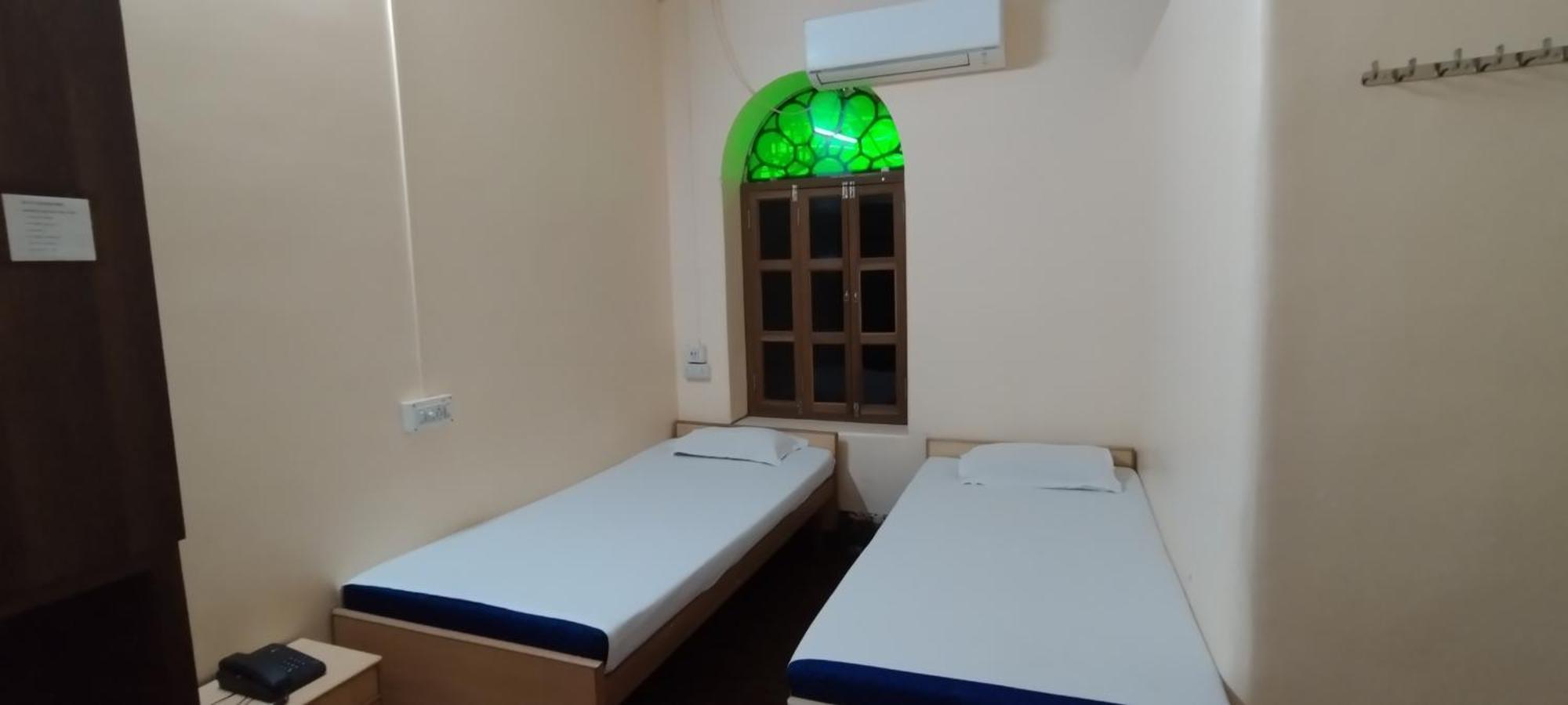 Shaw Guest House Kolkata Bagian luar foto