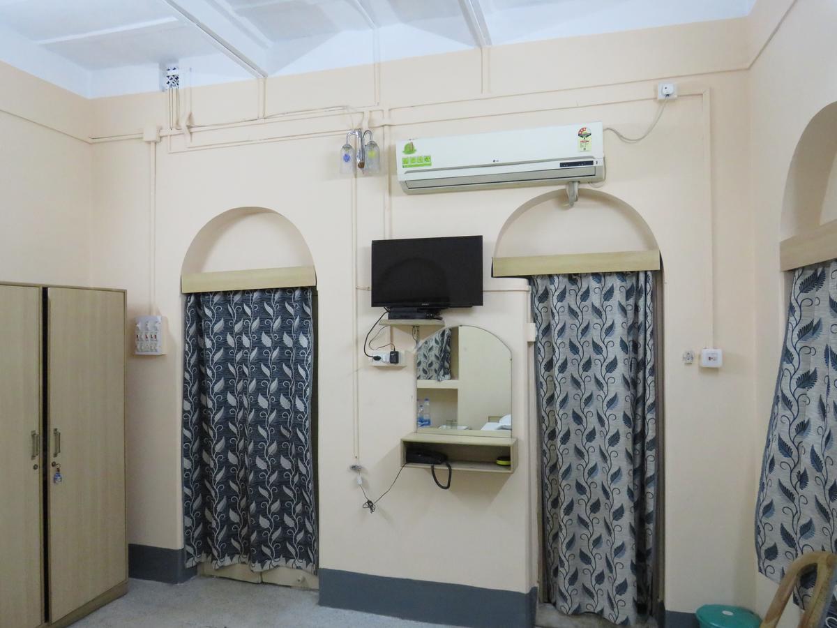 Shaw Guest House Kolkata Bagian luar foto