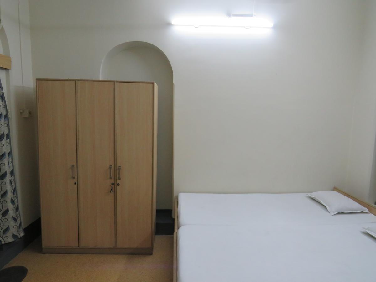 Shaw Guest House Kolkata Bagian luar foto