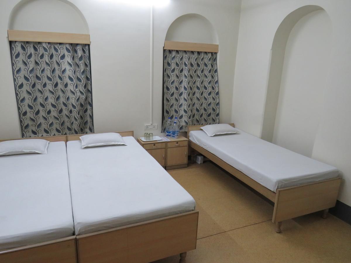 Shaw Guest House Kolkata Bagian luar foto