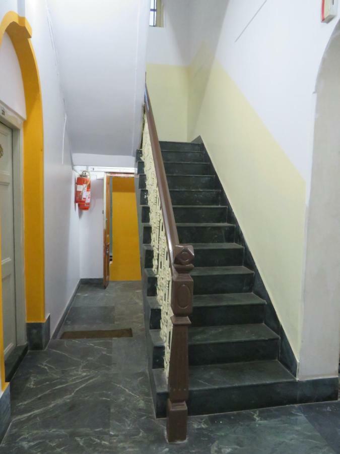 Shaw Guest House Kolkata Bagian luar foto