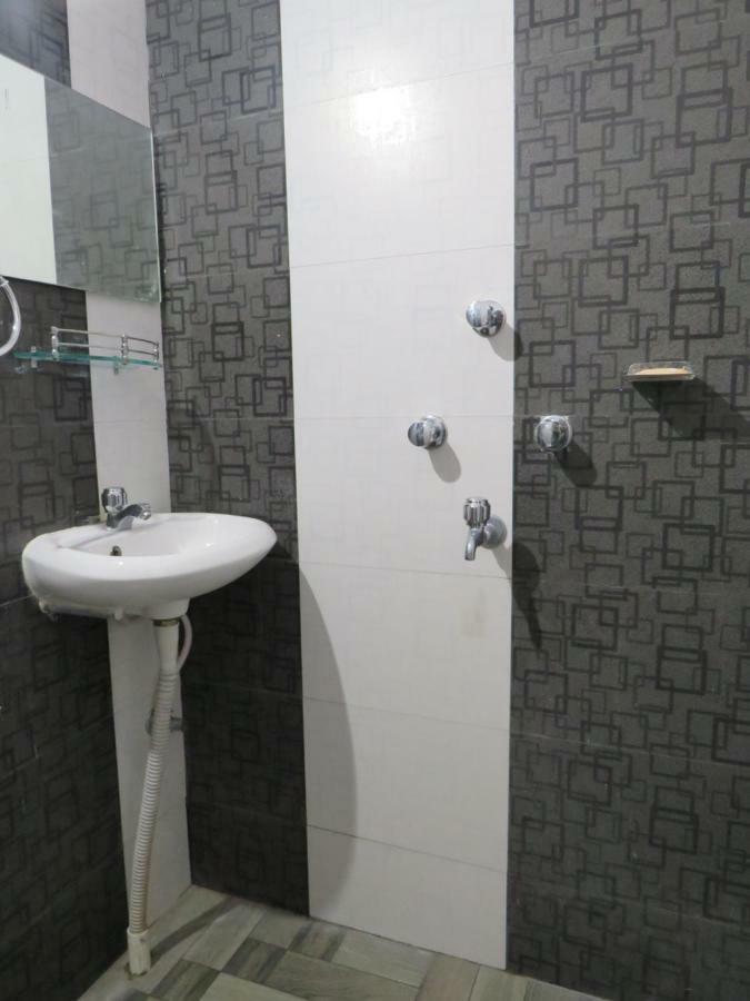 Shaw Guest House Kolkata Bagian luar foto