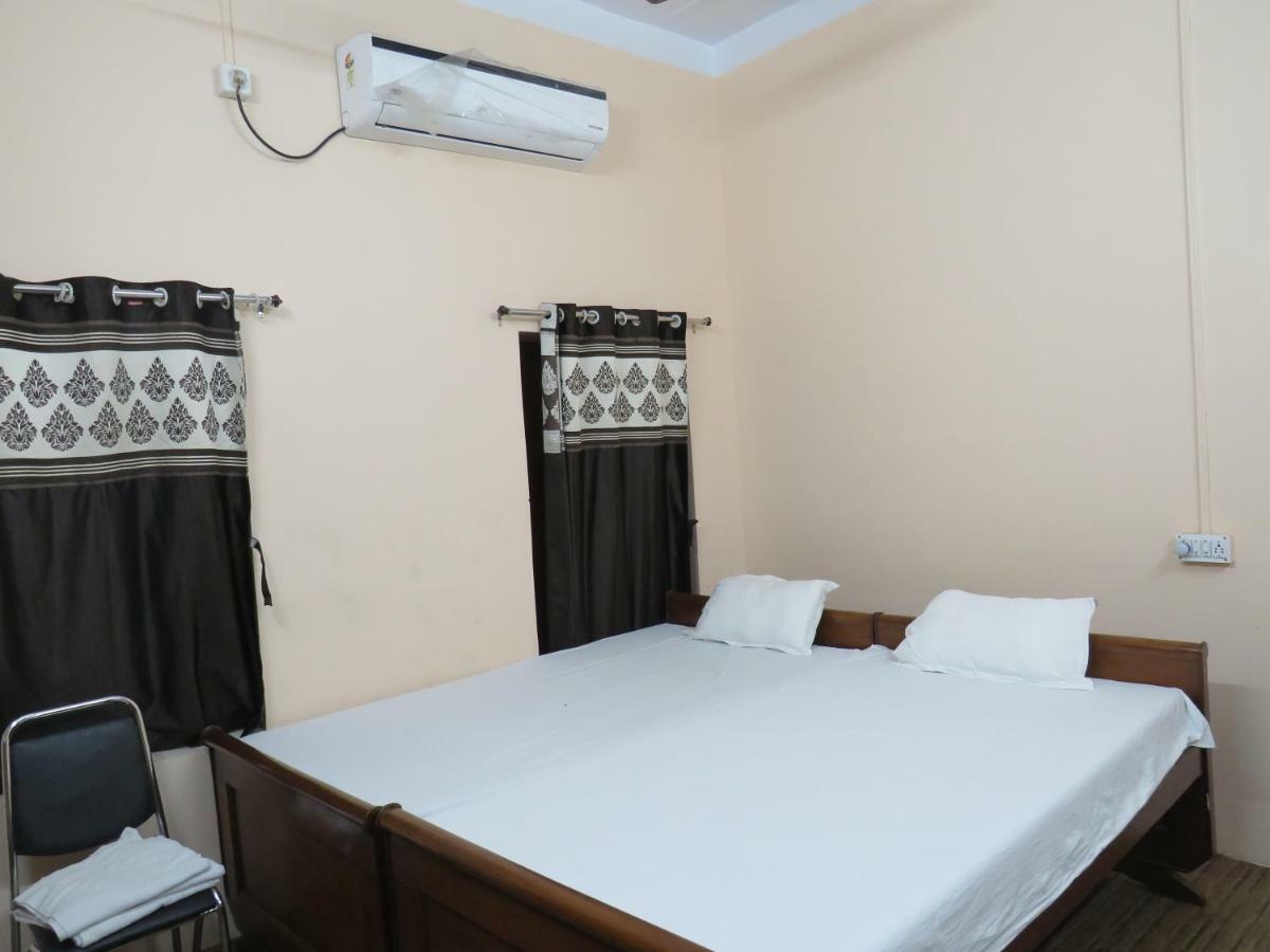 Shaw Guest House Kolkata Bagian luar foto