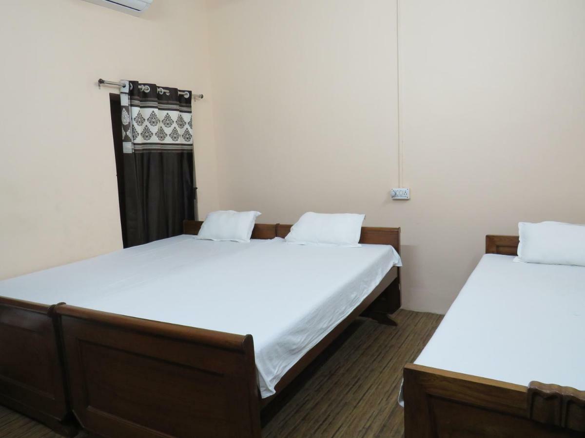 Shaw Guest House Kolkata Bagian luar foto